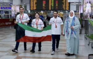 بعد مشاركته في البطولة الخليجية.. وفد نادي الطموح للإعاقات الذهنية للريشة الطائرة يعود ألى الكويت| صور