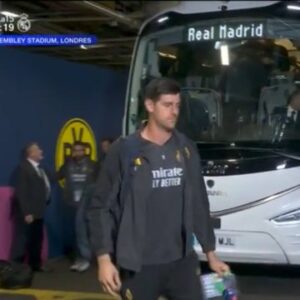 بعثة ريال مدريد تصل ملعب ويمبلي لـ الإستعداد لنهائي دوري الأبطال